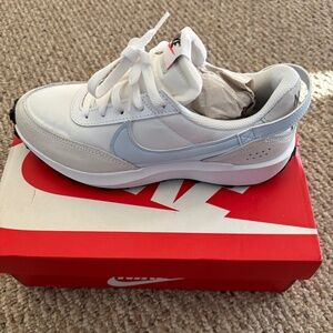 NWT Woman’s Nike Waffle Debut Sneakers